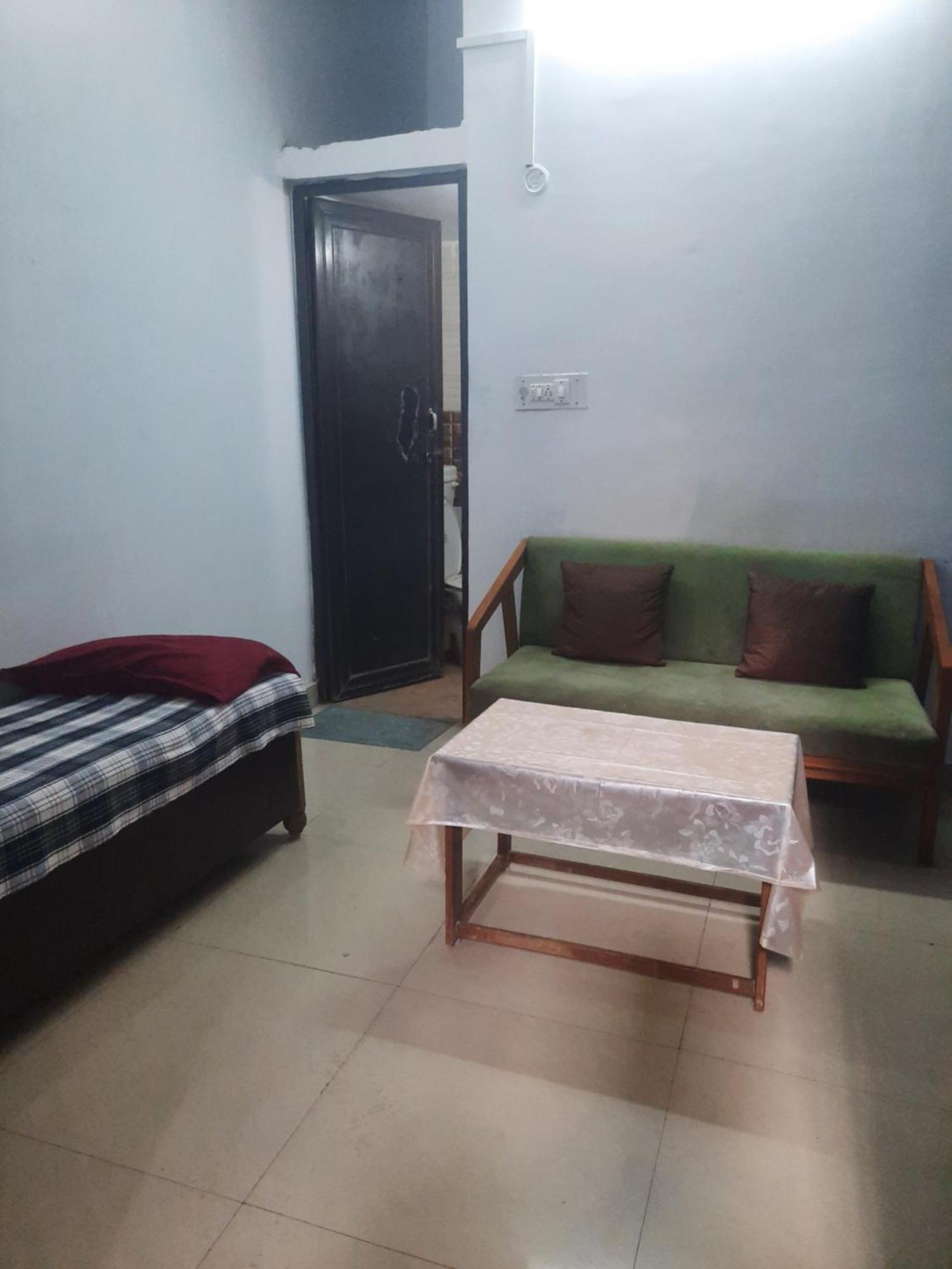 Gokul Pg Homestay Gorakhpur Szoba fotó
